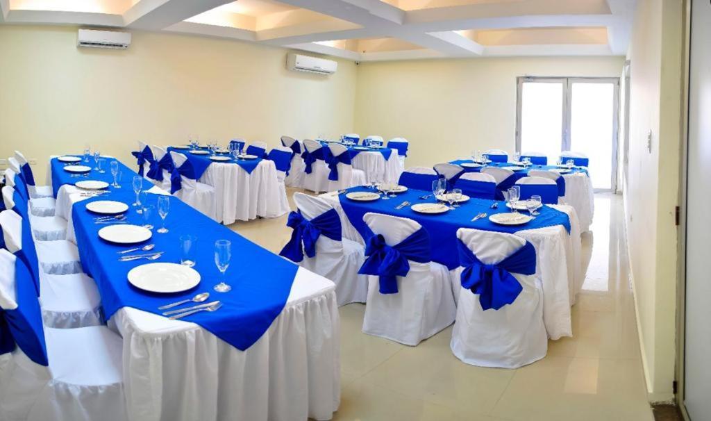 Rivera Del Mar Hotel *